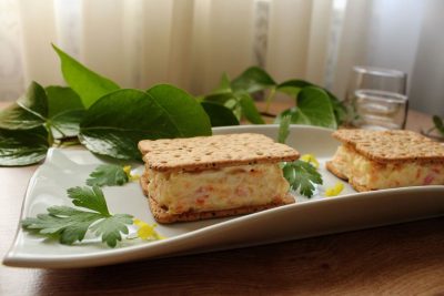 SANDWICHES DE ENSALADILLA DE MARISCO